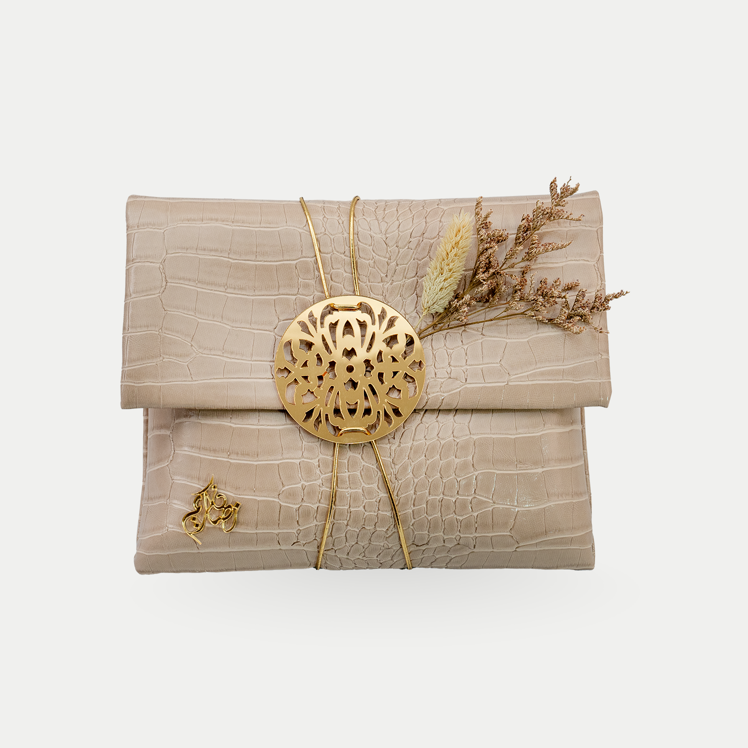 ELEGANT HANDBAG WITH GOLDEN ACCENTS